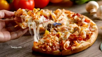 طريقة عمل البيتزا بالفراخ والجبنة الموتزاريلا.. الذ من المحلات 100 مرة