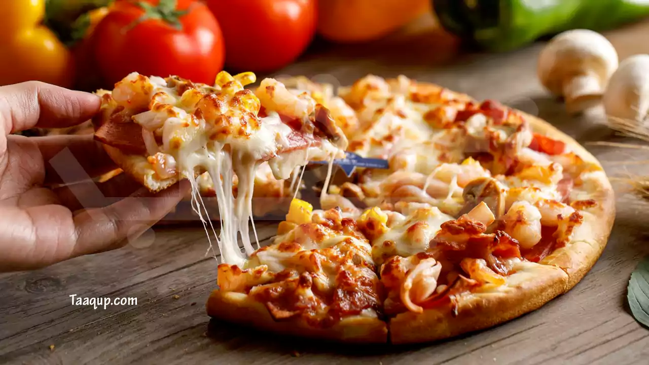 نقدم لكم طريقة تحضير بيتزا اطراف جبن في المنزل، ومقادير بيتزا هت اطراف جبن، وطريقة تحضير عجينة البيتزا، وتحضير صلصة البيتزا.